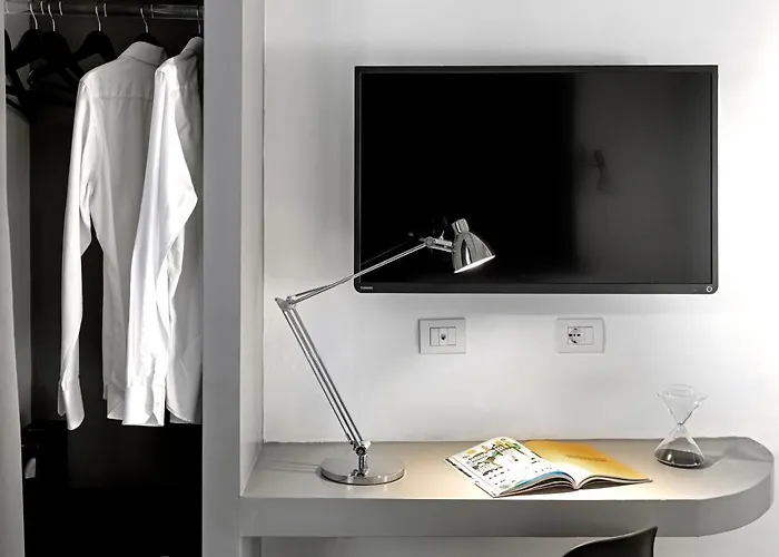N - Space Modern Guestrooms Konukevi Roma