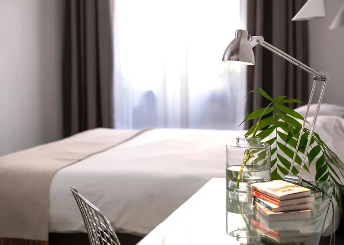 N - Space Modern Guestrooms Konukevi 4*